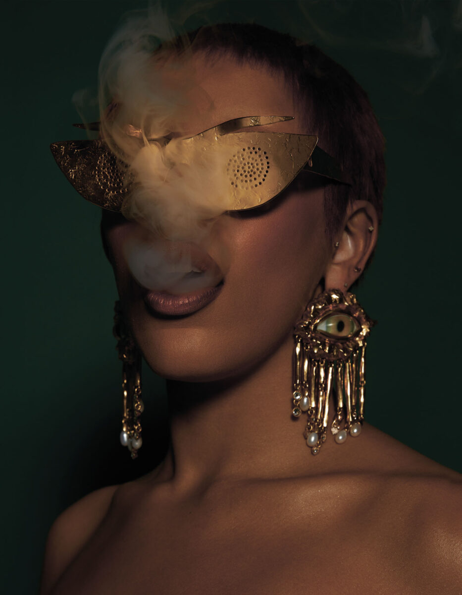 Lara Chrome - Image Retoucher