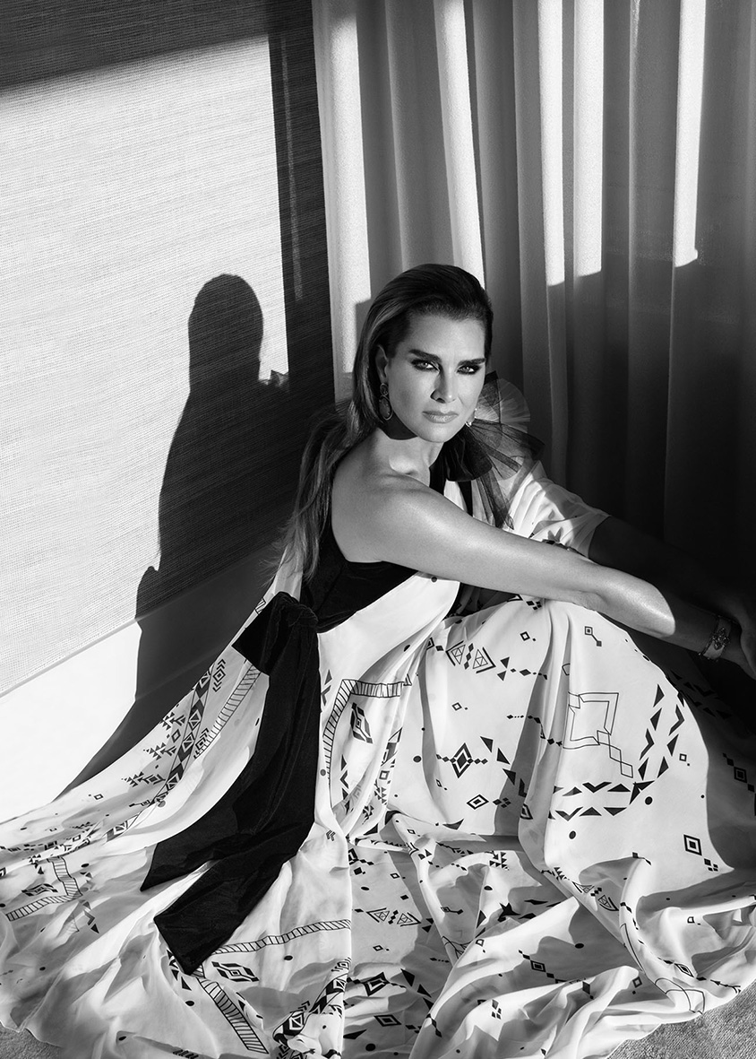 Lara Chrome - Image Retoucher